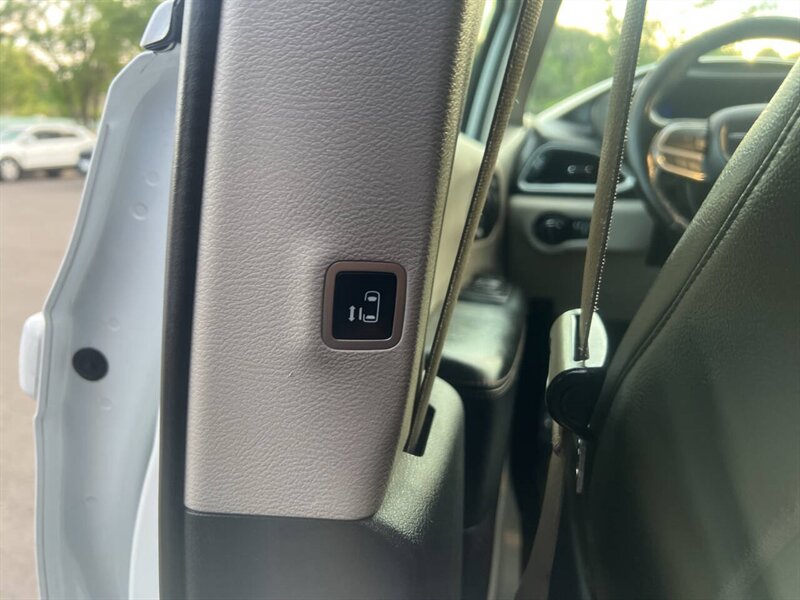 2020 Chrysler Pacifica Touring L 4dr Mini Van - Photo 28 - Garden City, ID 83714