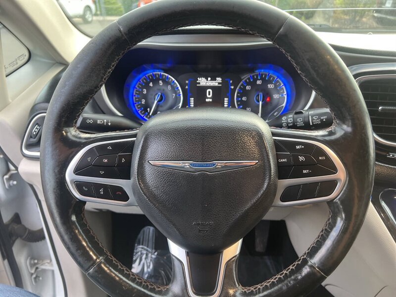 2020 Chrysler Pacifica Touring L 4dr Mini Van - Photo 25 - Garden City, ID 83714