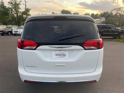 2020 Chrysler Pacifica Touring L 4dr Mini Van - Photo 6 - Garden City, ID 83714
