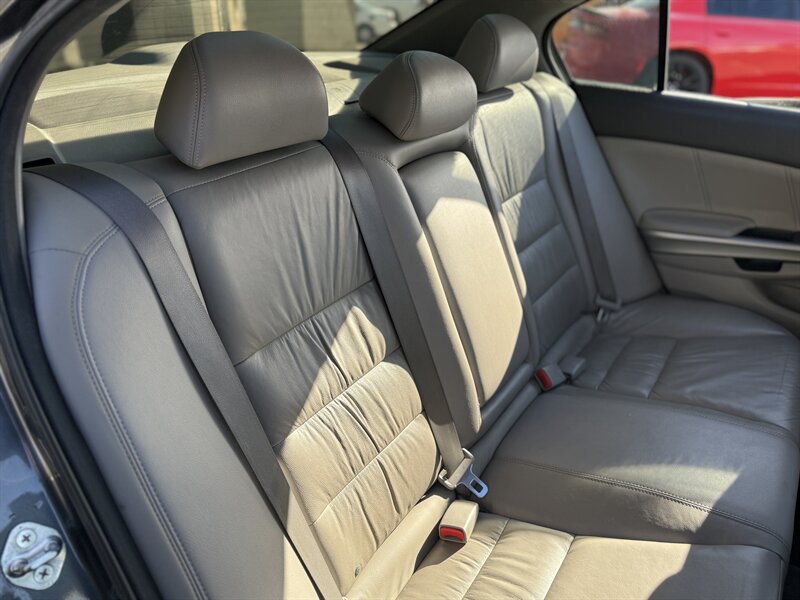 2010 Honda Accord EX-L V6 - Photo 19 - Garden City, ID 83714