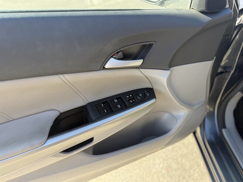 2010 Honda Accord EX-L V6 - Photo 10 - Garden City, ID 83714