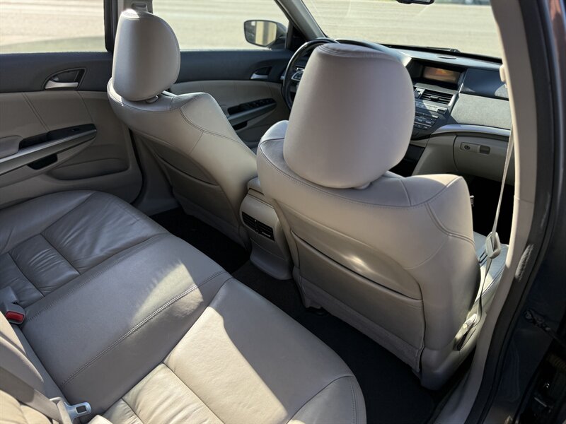 2010 Honda Accord EX-L V6 - Photo 20 - Garden City, ID 83714