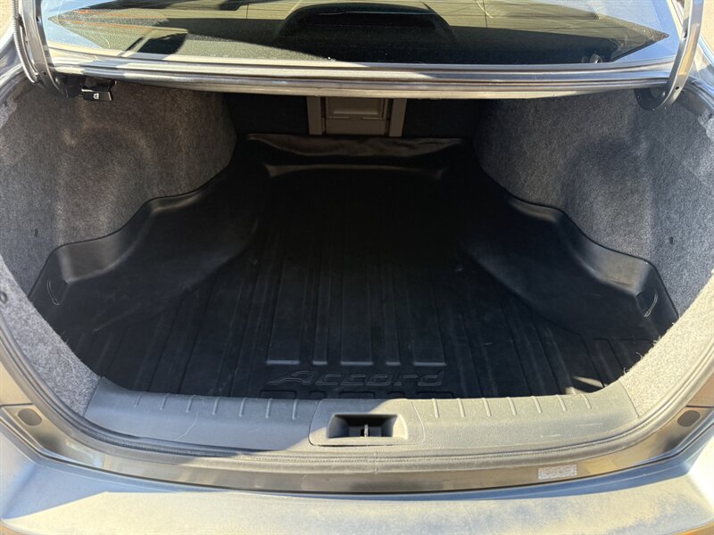 2010 Honda Accord EX-L V6 - Photo 18 - Garden City, ID 83714