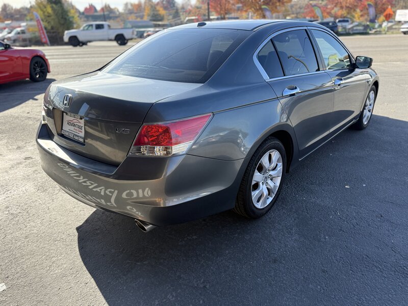 2010 Honda Accord EX-L V6 - Photo 7 - Garden City, ID 83714