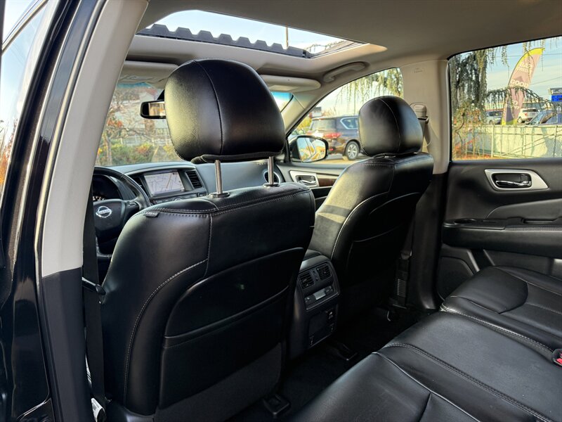 2015 Nissan Pathfinder Platinum V6 - Photo 16 - Garden City, ID 83714