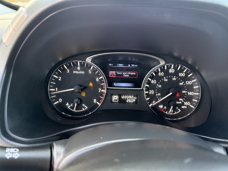 2015 Nissan Pathfinder Platinum V6 - Photo 29 - Garden City, ID 83714