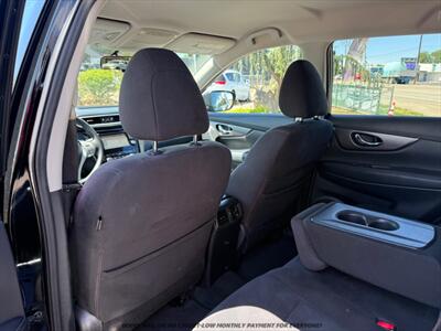 2015 Nissan Rogue SV   - Photo 13 - Garden City, ID 83714