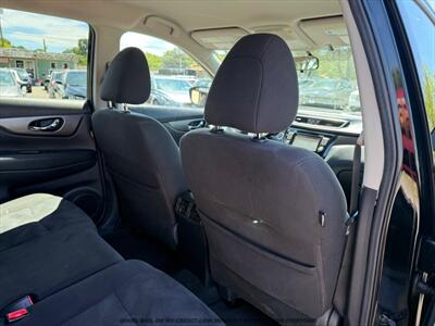 2015 Nissan Rogue SV   - Photo 17 - Garden City, ID 83714