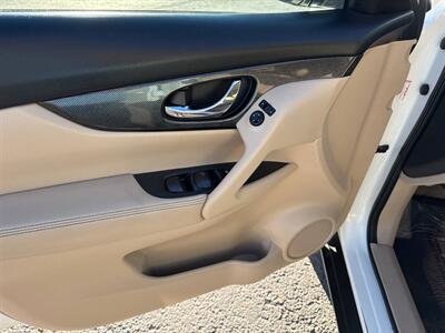 2015 Nissan Rogue SL AWD 4dr Crossover - Photo 10 - Garden City, ID 83714