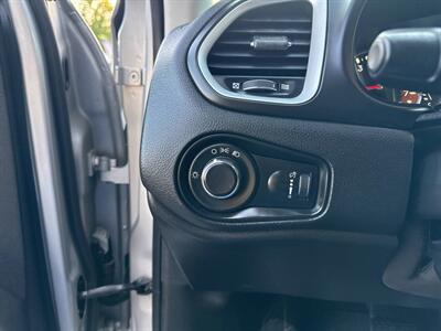 2016 Jeep Renegade Sport 4dr SUV - Photo 24 - Garden City, ID 83714