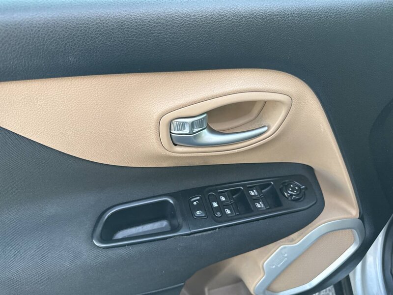 2016 Jeep Renegade Sport 4dr SUV - Photo 23 - Garden City, ID 83714