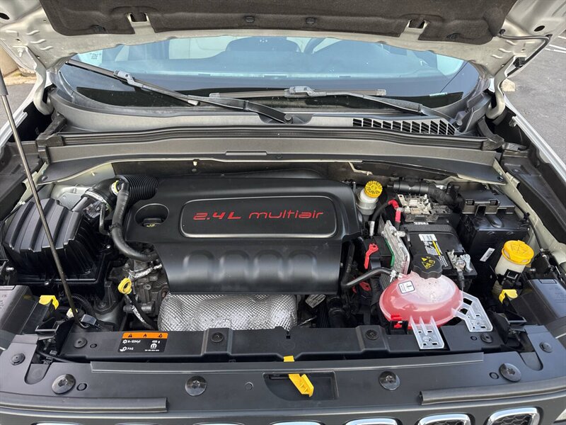 2016 Jeep Renegade Sport 4dr SUV - Photo 21 - Garden City, ID 83714