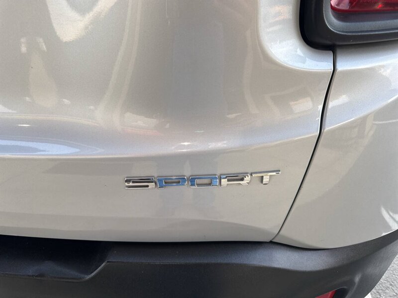 2016 Jeep Renegade Sport 4dr SUV - Photo 28 - Garden City, ID 83714