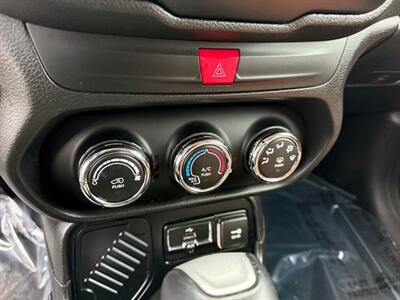 2016 Jeep Renegade Sport   - Photo 29 - Garden City, ID 83714