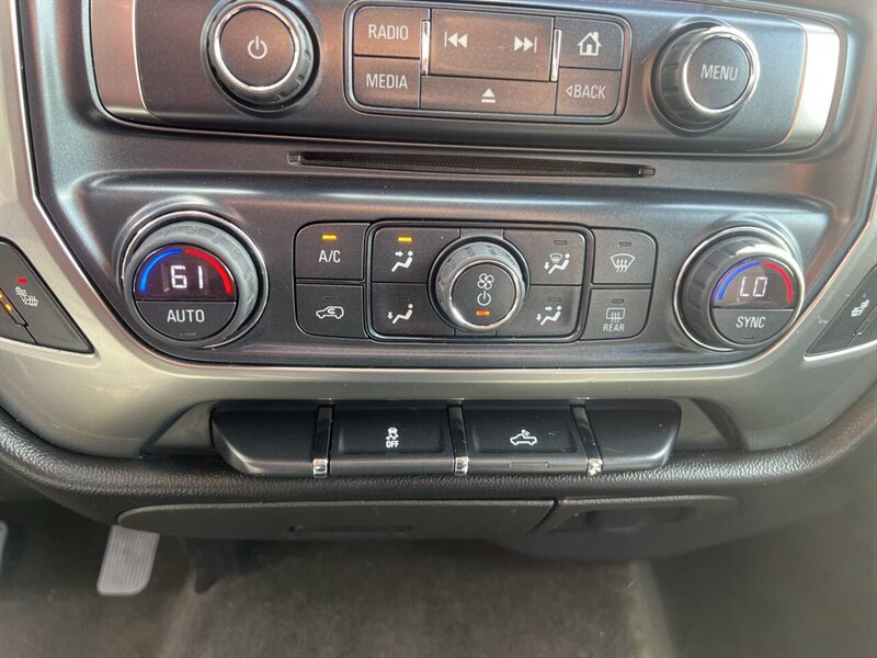 2017 Chevrolet Silverado 1500 LT 4x4 4dr Crew Cab 5.8 ft. SB - Photo 25 - Garden City, ID 83714