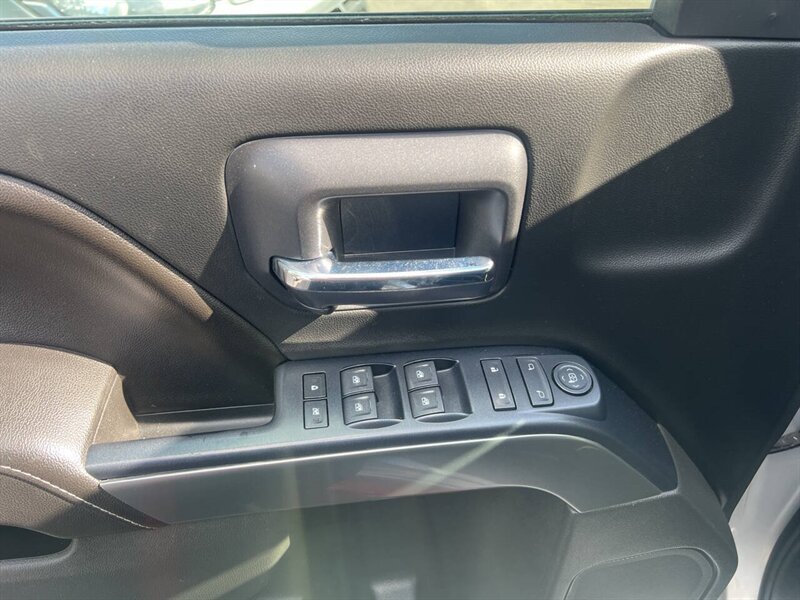 2017 Chevrolet Silverado 1500 LT 4x4 4dr Crew Cab 5.8 ft. SB - Photo 20 - Garden City, ID 83714