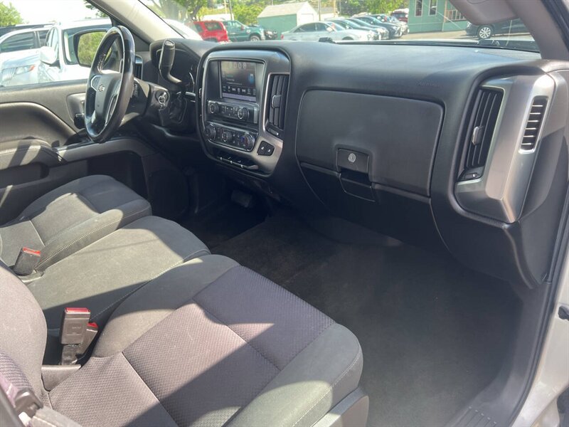 2017 Chevrolet Silverado 1500 LT 4x4 4dr Crew Cab 5.8 ft. SB - Photo 18 - Garden City, ID 83714