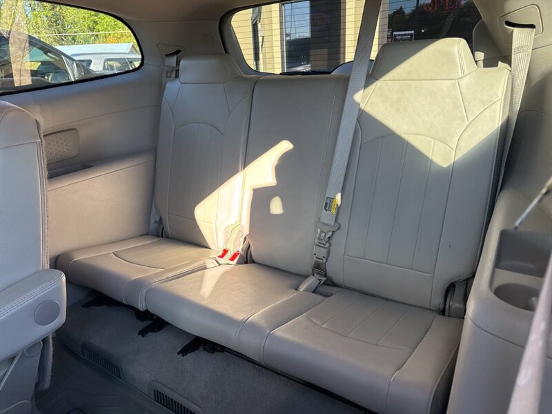 2016 Buick Enclave Leather AWD 4dr Crossover - Photo 16 - Garden City, ID 83714