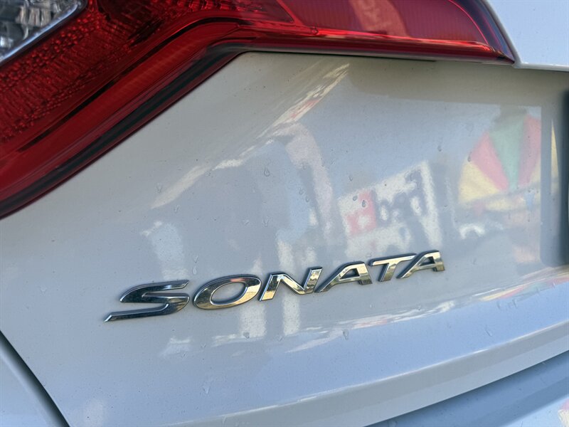 2016 Hyundai SONATA SE - Photo 26 - Garden City, ID 83714