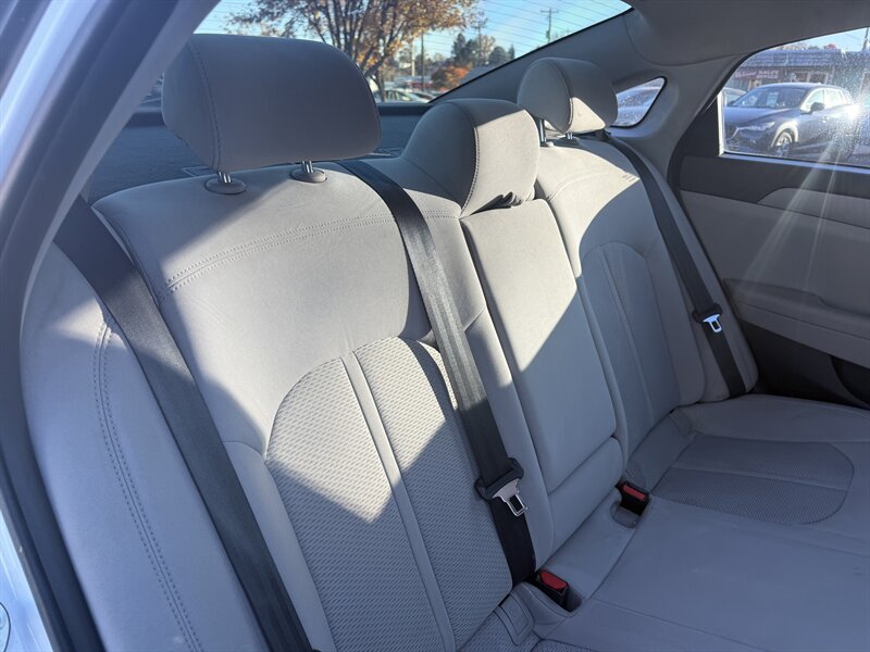 2016 Hyundai SONATA SE - Photo 15 - Garden City, ID 83714