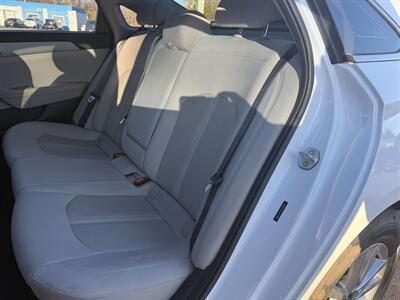 2016 Hyundai SONATA SE - Photo 13 - Garden City, ID 83714