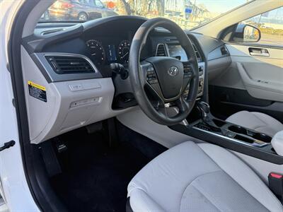 2016 Hyundai SONATA SE - Photo 10 - Garden City, ID 83714