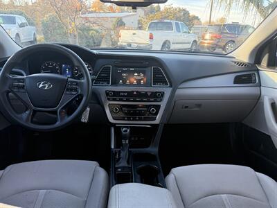 2016 Hyundai SONATA SE - Photo 8 - Garden City, ID 83714