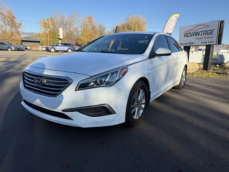 2016 Hyundai SONATA SE - Photo 3 - Garden City, ID 83714