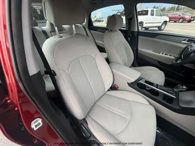 2015 Hyundai SONATA SE   - Photo 18 - Garden City, ID 83714