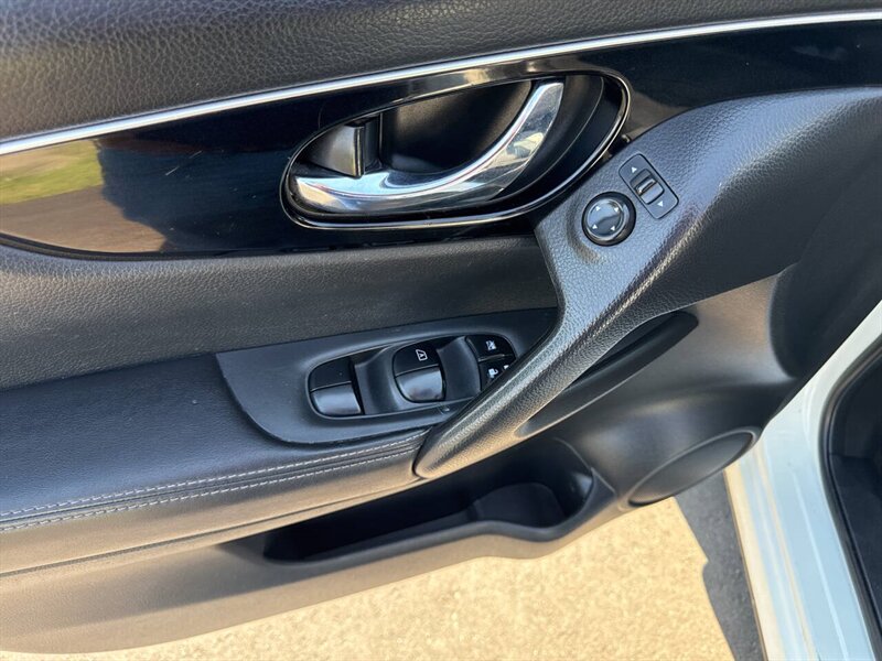 2017 Nissan Rogue Sport SL AWD 4dr Crossover - Photo 9 - Garden City, ID 83714