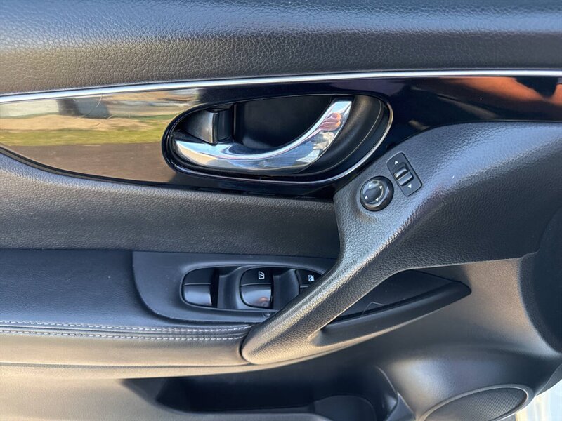 2017 Nissan Rogue Sport SL AWD 4dr Crossover - Photo 23 - Garden City, ID 83714