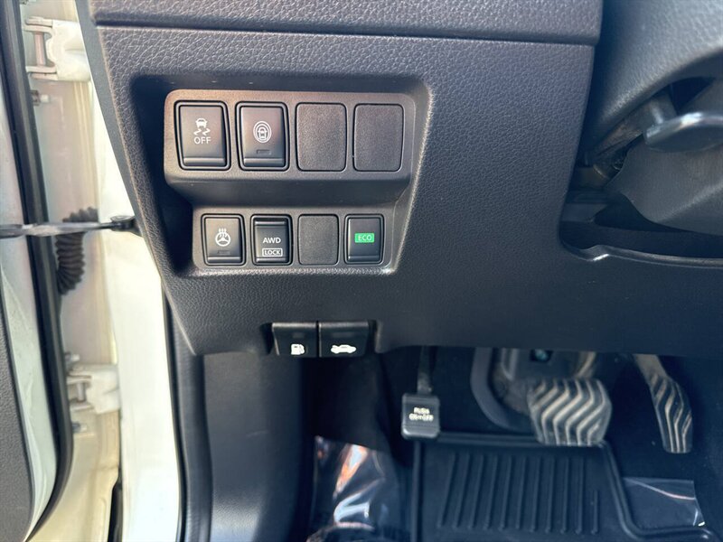 2017 Nissan Rogue Sport SL AWD 4dr Crossover - Photo 10 - Garden City, ID 83714