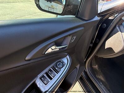 2018 Chevrolet Malibu LS   - Photo 24 - Garden City, ID 83714