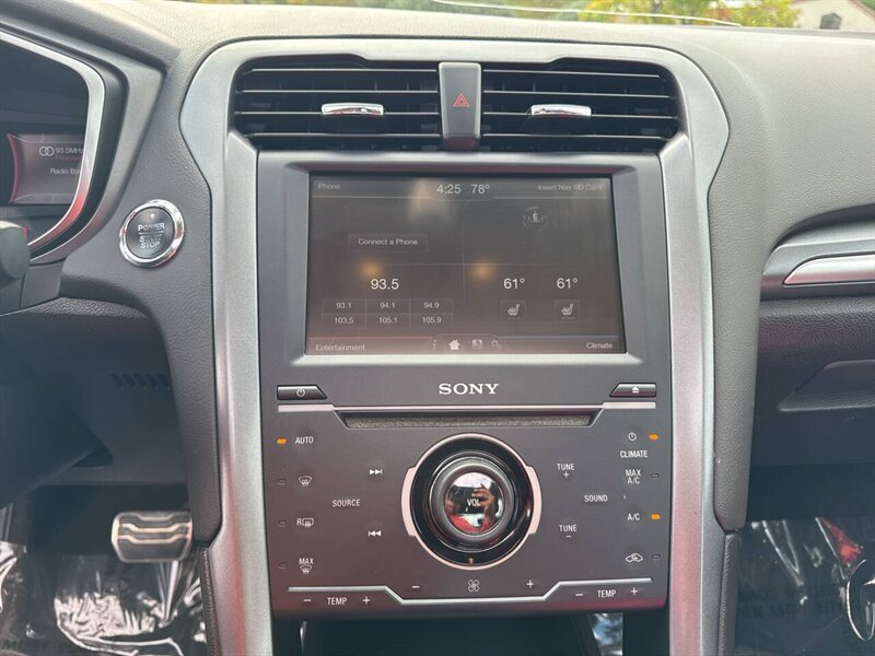 2013 Ford Fusion Hybrid Titanium 4dr Sedan - Photo 26 - Garden City, ID 83714