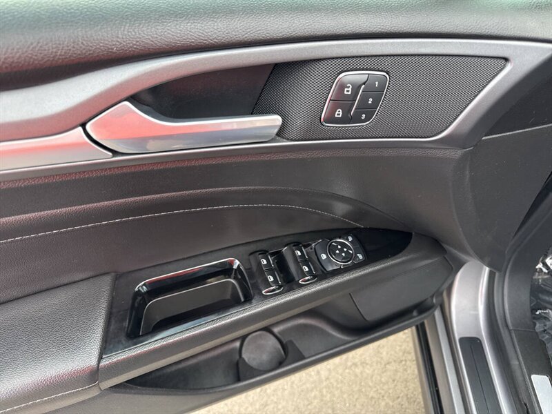 2013 Ford Fusion Hybrid Titanium 4dr Sedan - Photo 24 - Garden City, ID 83714