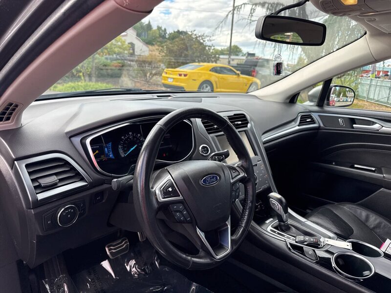 2013 Ford Fusion Hybrid Titanium 4dr Sedan - Photo 10 - Garden City, ID 83714