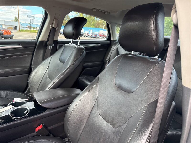 2013 Ford Fusion Hybrid Titanium 4dr Sedan - Photo 11 - Garden City, ID 83714