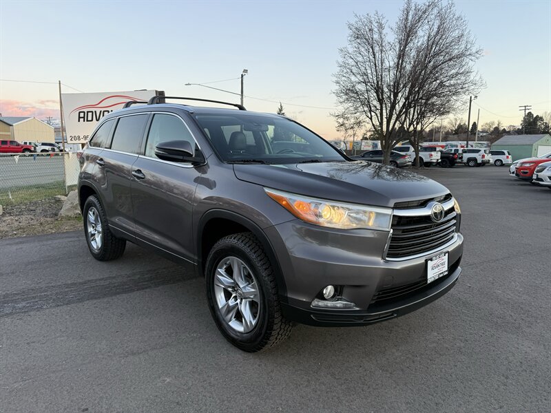 2015 Toyota Highlander Limited Platinum   - Photo 1 - Garden City, ID 83714