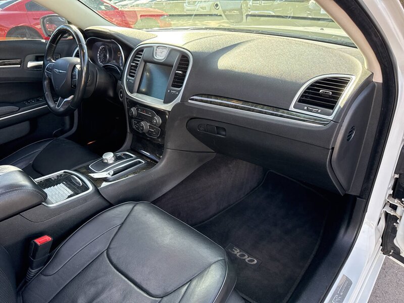 2016 Chrysler 300 C 4dr Sedan - Photo 22 - Garden City, ID 83714