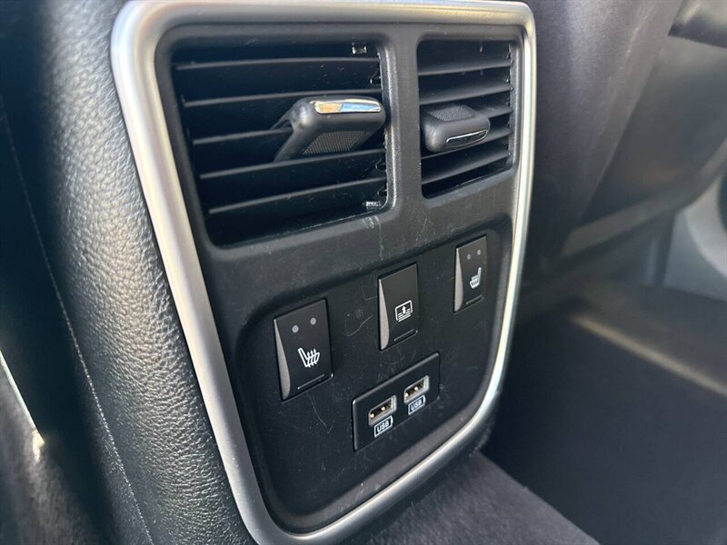 2016 Chrysler 300 C 4dr Sedan - Photo 32 - Garden City, ID 83714