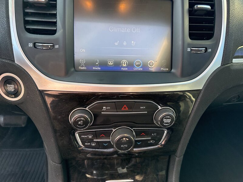 2016 Chrysler 300 C 4dr Sedan - Photo 29 - Garden City, ID 83714