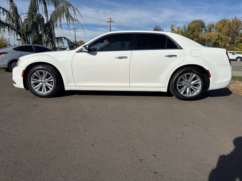 2016 Chrysler 300 C 4dr Sedan - Photo 4 - Garden City, ID 83714