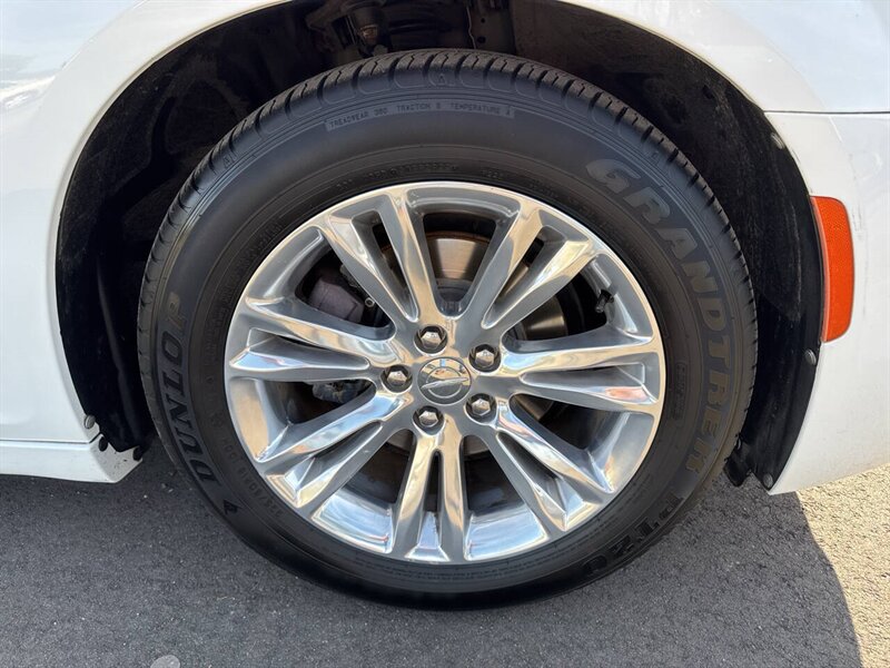 2016 Chrysler 300 C 4dr Sedan - Photo 24 - Garden City, ID 83714