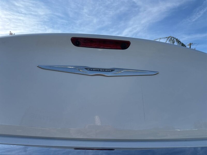 2016 Chrysler 300 C 4dr Sedan - Photo 37 - Garden City, ID 83714