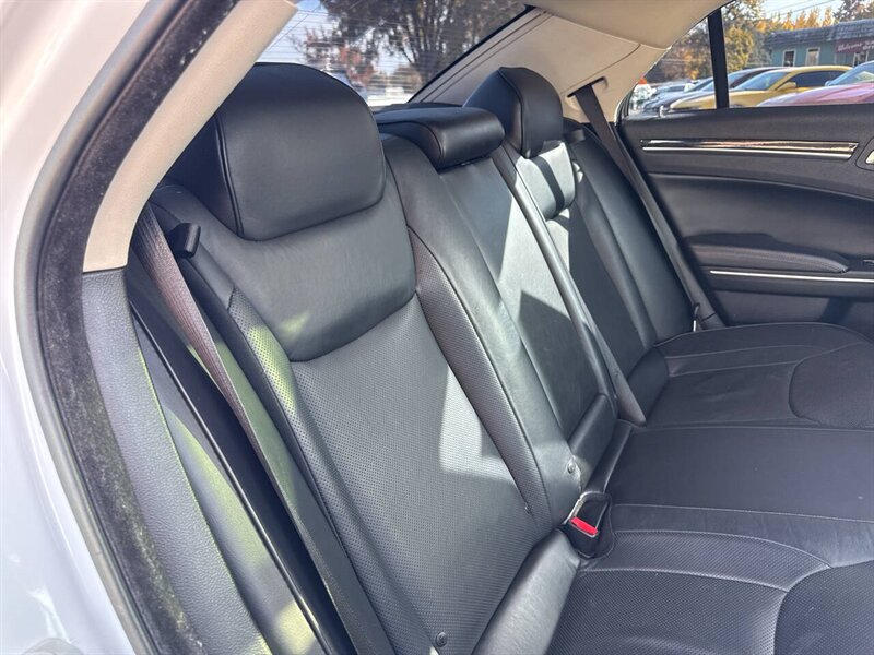 2016 Chrysler 300 C 4dr Sedan - Photo 19 - Garden City, ID 83714