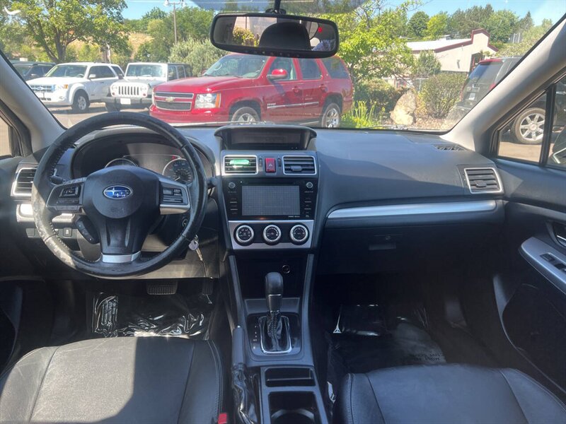 2015 Subaru XV Crosstrek 2.0i Limited AWD 4dr Crossover - Photo 8 - Garden City, ID 83714