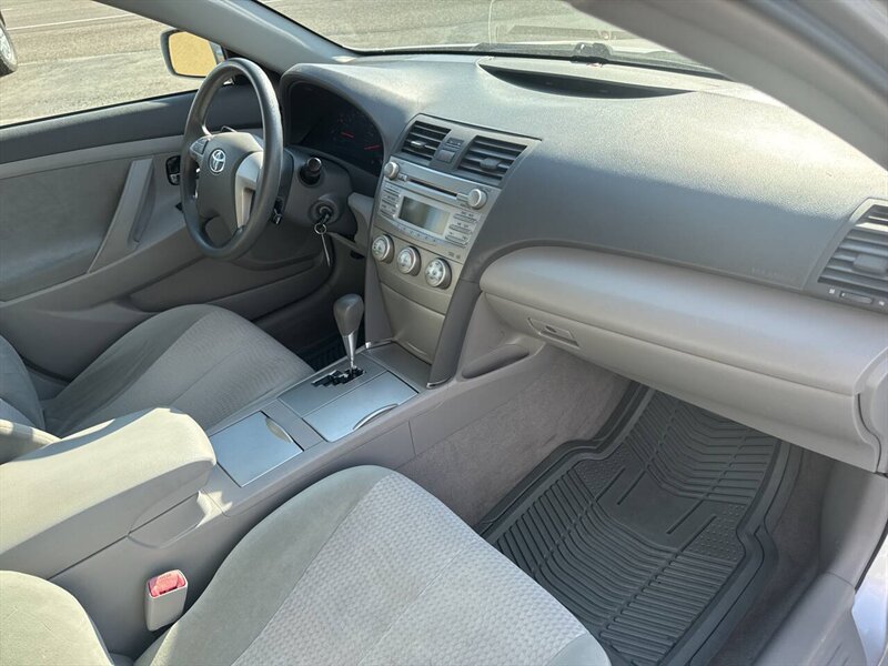 2010 Toyota Camry LE 4dr Sedan 6A - Photo 19 - Garden City, ID 83714