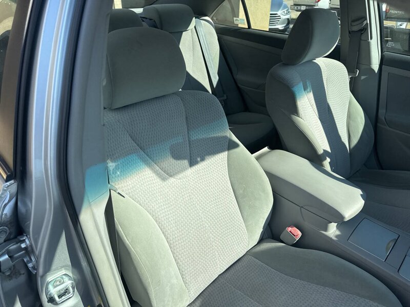 2010 Toyota Camry LE 4dr Sedan 6A - Photo 18 - Garden City, ID 83714