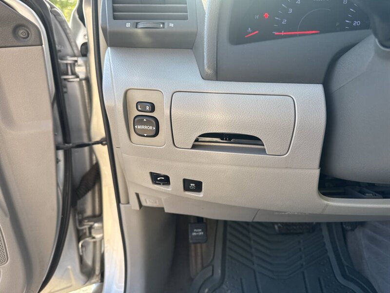 2010 Toyota Camry LE 4dr Sedan 6A - Photo 23 - Garden City, ID 83714