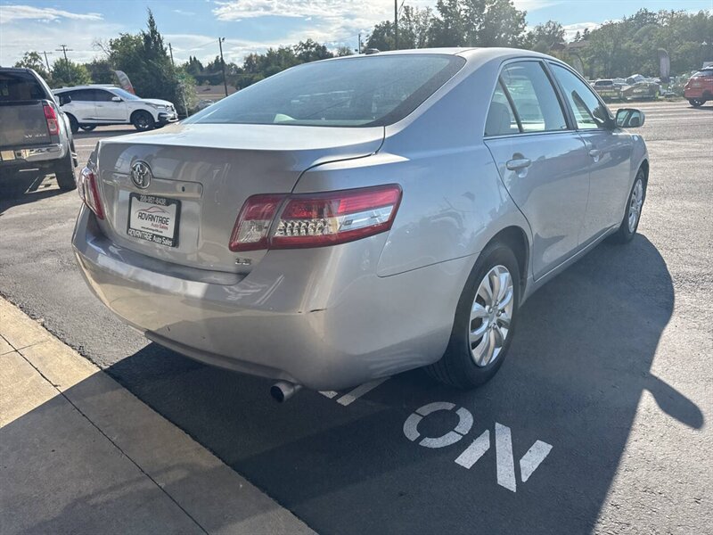 2010 Toyota Camry LE 4dr Sedan 6A - Photo 7 - Garden City, ID 83714
